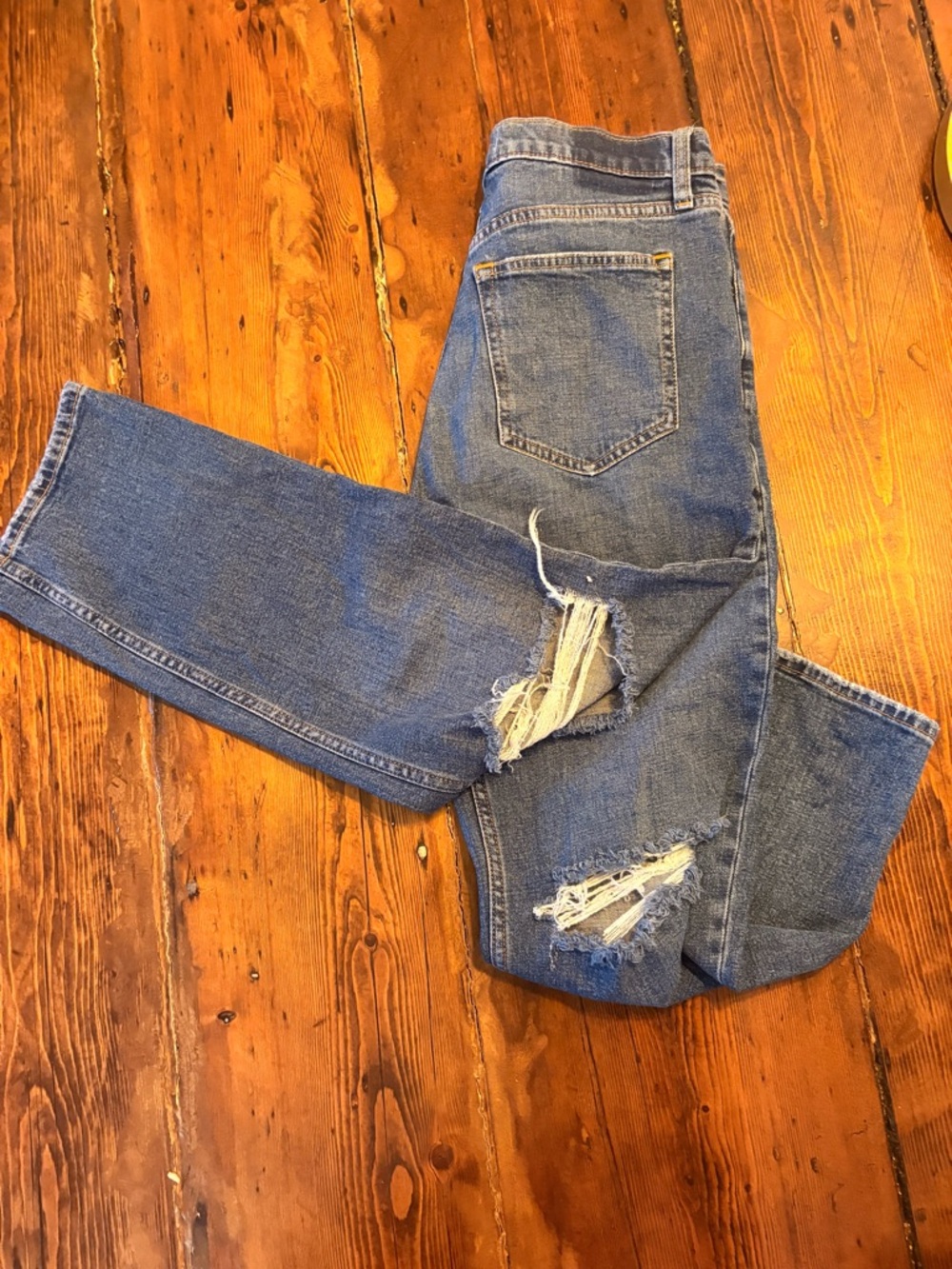 Abercrombie & Fitch The Ankle Straight Ultra High Rise Distressed Women’s Jeans
